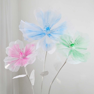 Elegantes Hochzeitsblumenläufer aus riesigem Schaum-Peonien mit elektroplattiertem Eisen und modernem Fit-Stil