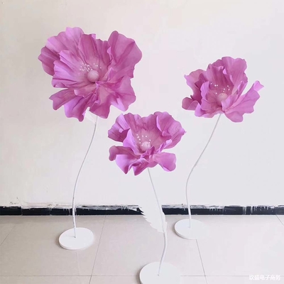 Elegantes Hochzeitsblumenläufer aus riesigem Schaum-Peonien mit elektroplattiertem Eisen und modernem Fit-Stil