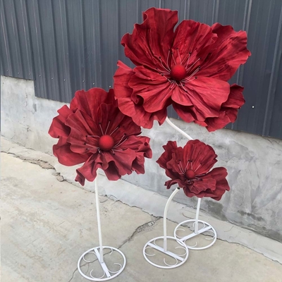 Elegantes Hochzeitsblumenläufer aus riesigem Schaum-Peonien mit elektroplattiertem Eisen und modernem Fit-Stil