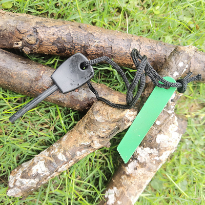 Outdoor Camping Living Überlebenswerkzeug Eisenzahnkratzer Mini-Feuerstarter Stahlstein